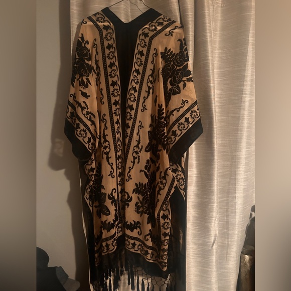 Velvet Burnout Fringe Kimono. Bohemian - Picture 2 of 13